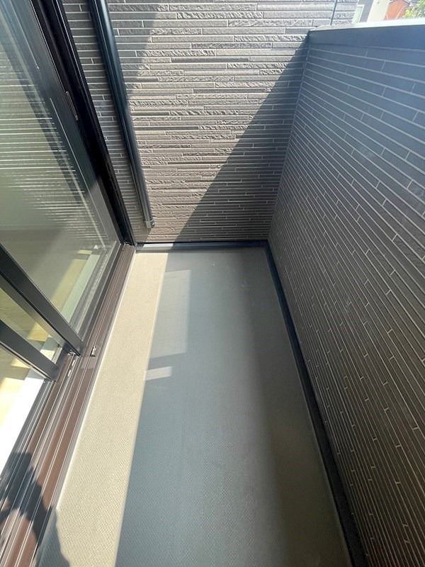 バルコニー　同施工