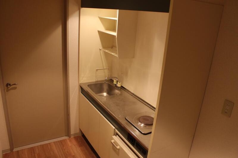 キッチン　一人分のキッチン用品の収納はここで十分ですよ