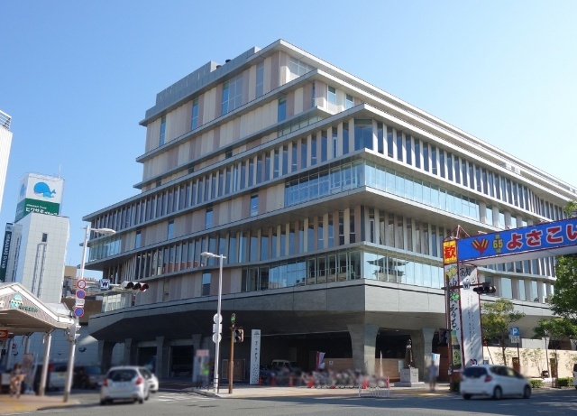 図書館　オーテピア高知図書館（図書館）まで610m