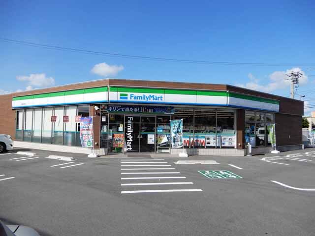 コンビニ　ファミリーマート松阪駅部田店（コンビニ）まで314m