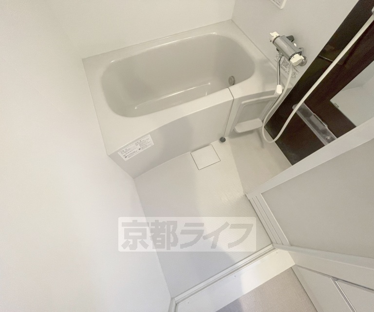 バス・シャワールーム　便利な浴室乾燥付きです・