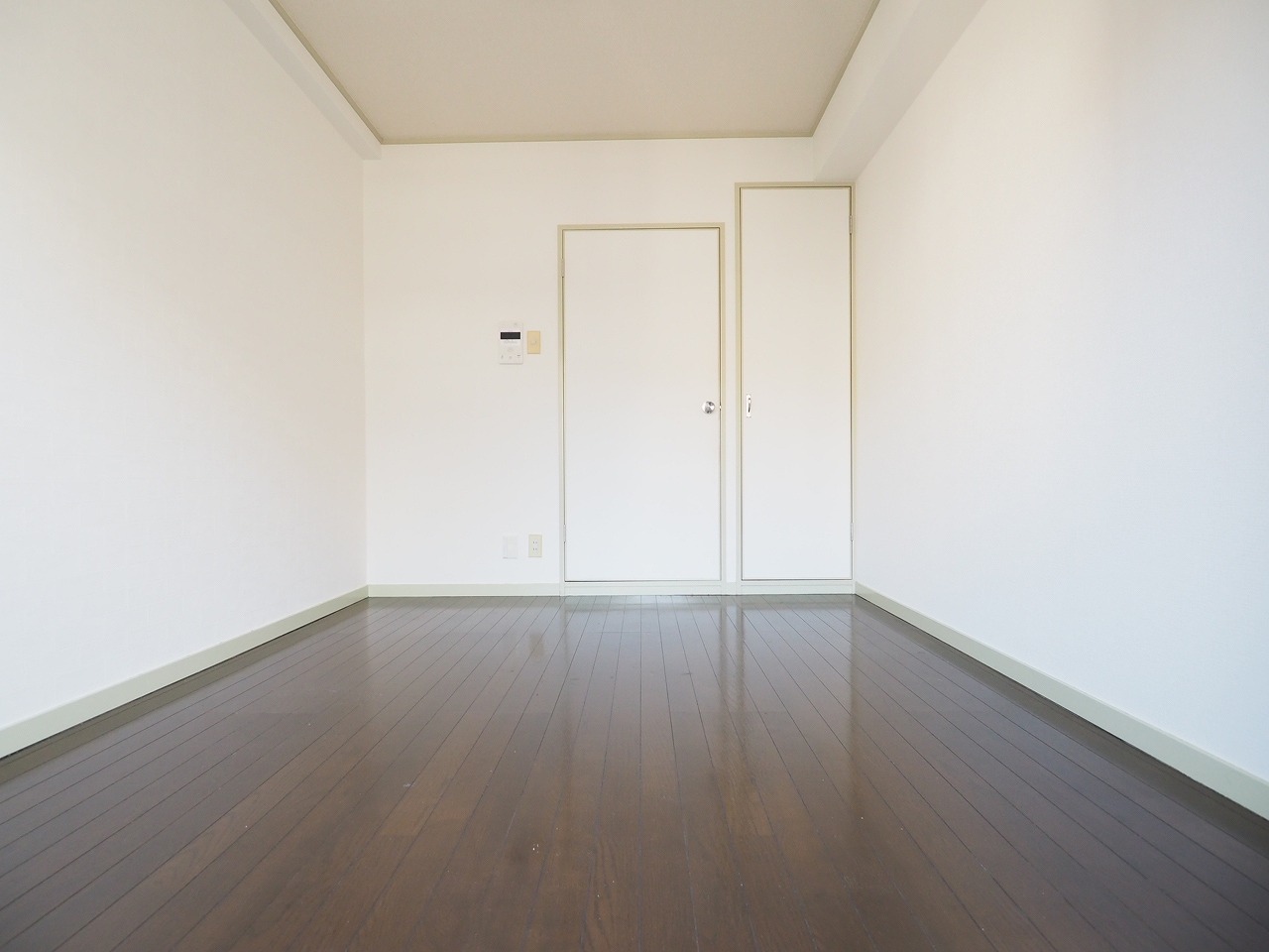 その他部屋・スペース　開放的な寝室です