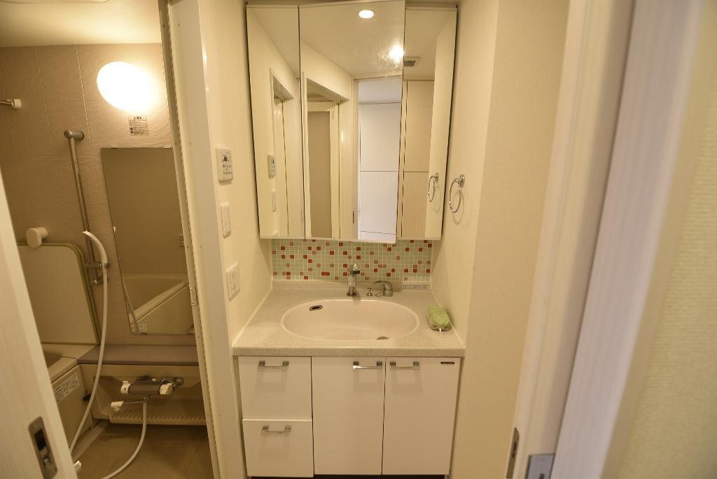 洗面設備　洗髪洗面化粧台