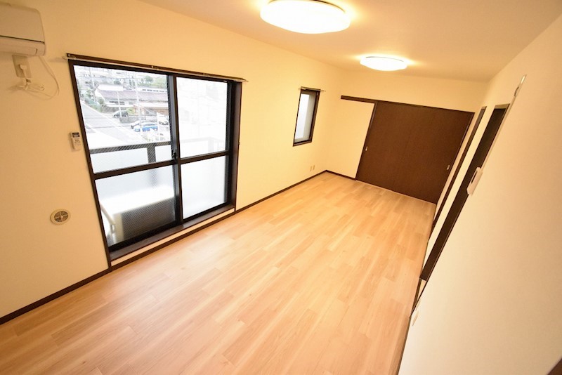 居室・リビング　広々としたリビング