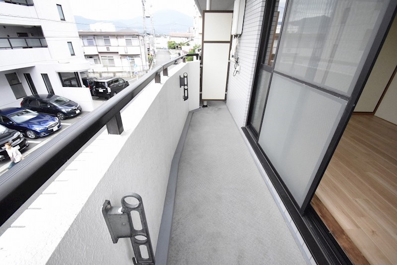 バルコニー　ワイドなバルコニー