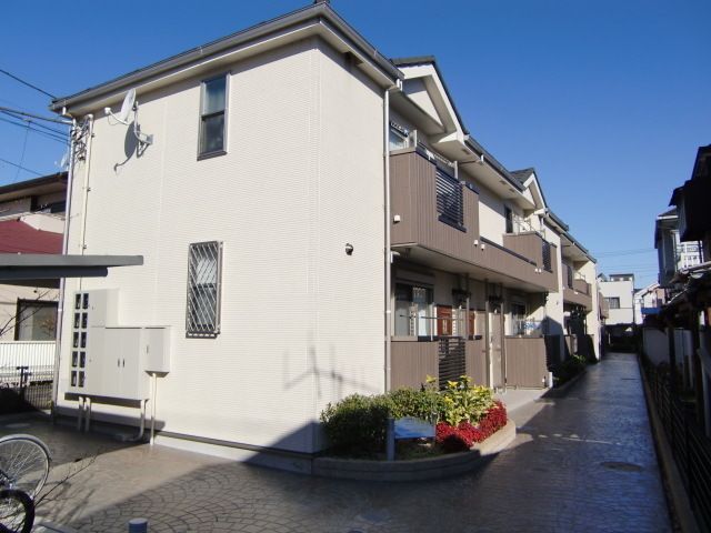 建物外観　★２００８年完成・南東向き日当たり良好・大手ハウスメーカー…