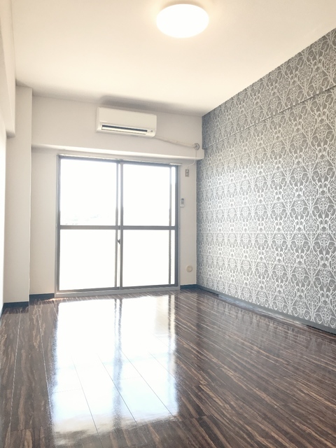 居室・リビング　※補修前の参考画像の為、設備等は現況優先。