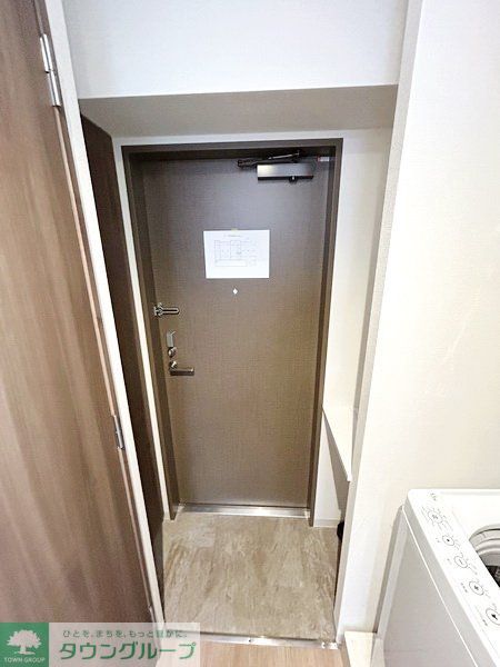 玄関　同物件別部屋写真