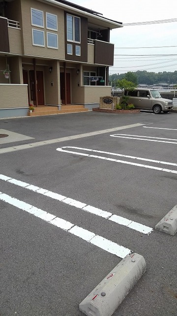 駐車場　駐車場