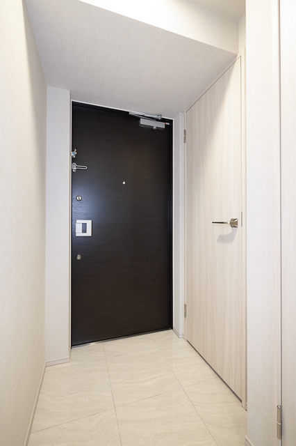 玄関　※写真は同タイプ住戸です。