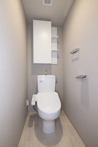 トイレ　※写真は同タイプ住戸です。