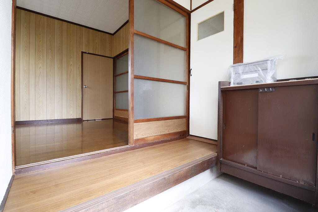 玄関　靴箱付き玄関です♪