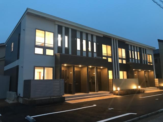 建物外観　外観写真（夜）