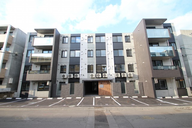 建物外観　★☆都市ガス採用・ネット無料の築浅マンションです♪☆★