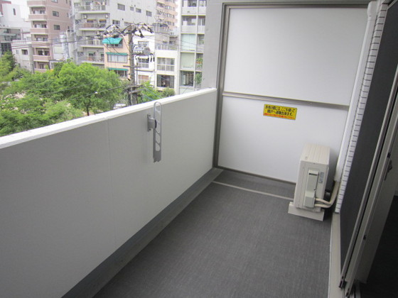 バルコニー　※他号室の写真です。