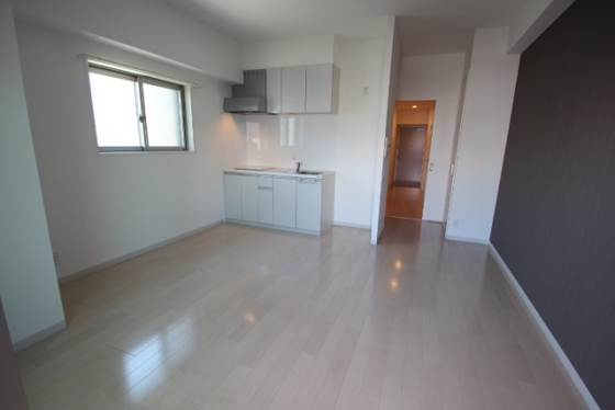 居室・リビング　※他号室の写真です。