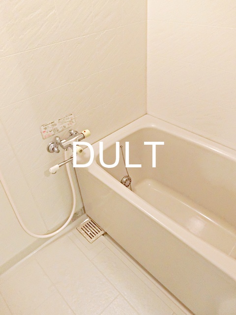 バス・シャワールーム　バスルームです。