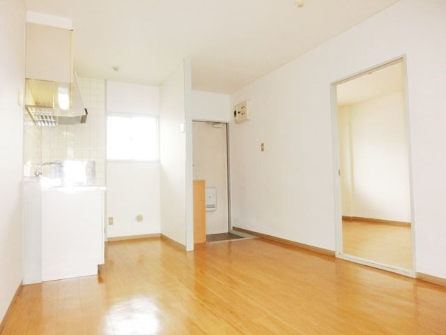居室・リビング　キッチンの横に窓があるのは嬉しいですね