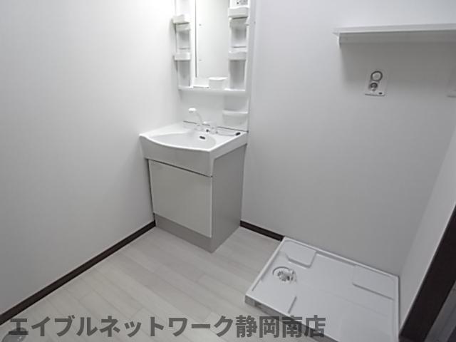 洗面設備　使いやすい洗面所です