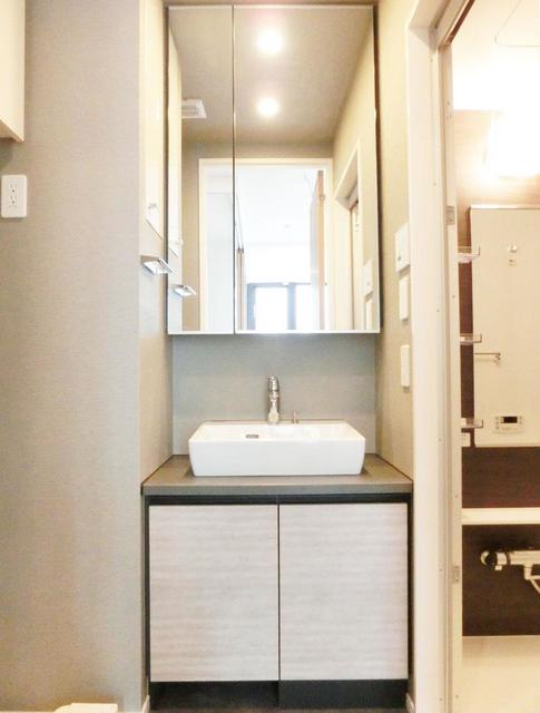 洗面設備　※写真は同タイプ住戸です。
