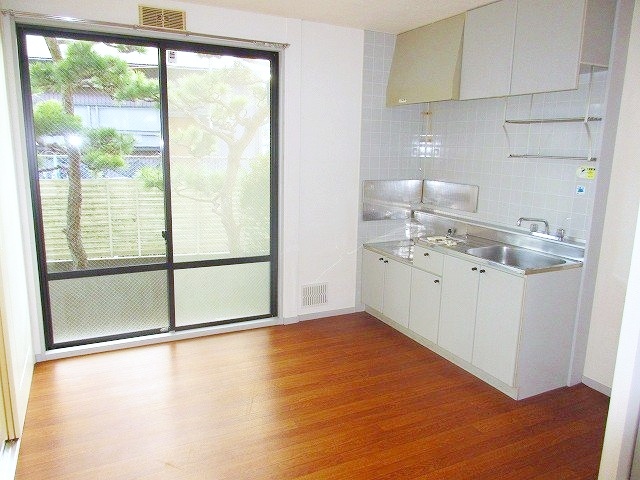 居室・リビング　開放感のあるゆったりとしたお部屋です♪