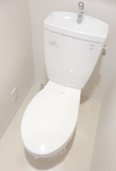 トイレ　別部屋の画像を使用しております。
