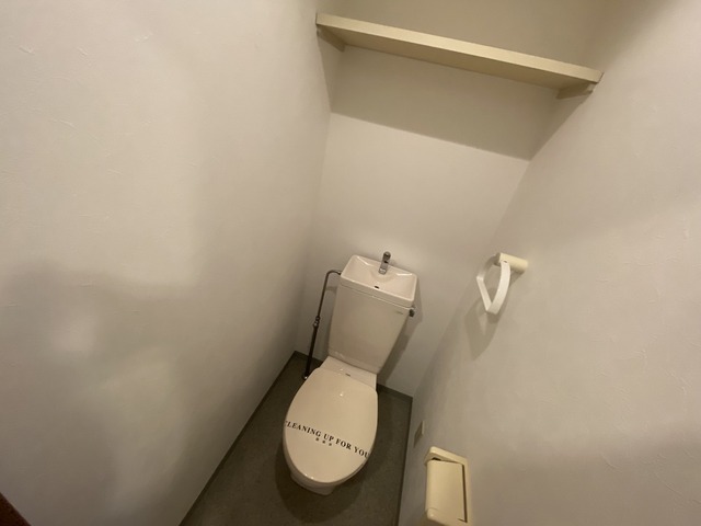 トイレ　別号室の写真です