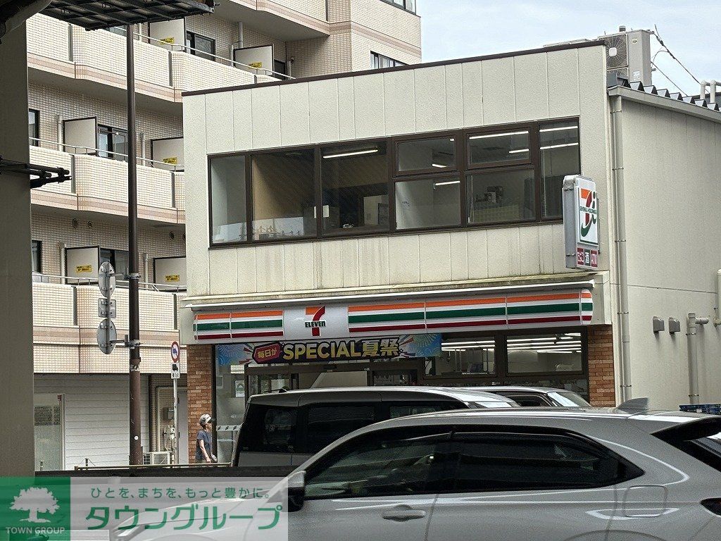 コンビニ　セブン-イレブン 世田谷駒沢４丁目店（コンビニ）まで180m