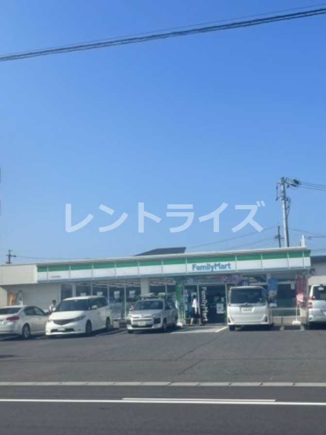 コンビニ　ファミリーマート一宮白旗通店（コンビニ）まで395m