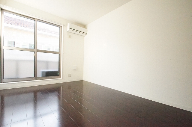居室・リビング　南向きのお部屋です。