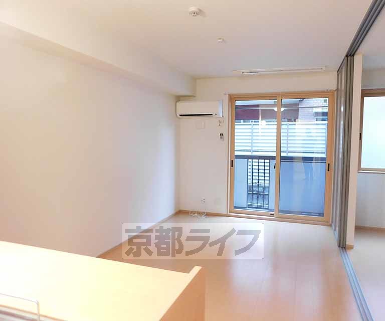 居室・リビング　広々としたお部屋です