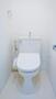 トイレ　落ち着いた色調のトイレです