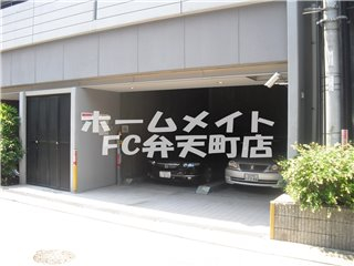 エントランス　建物の内部です