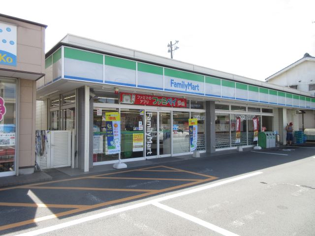 コンビニ　ファミリーマート（コンビニ）まで190m