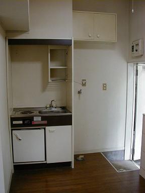 京王線 府中駅 徒歩16分 2階建 築37年のキッチン写真