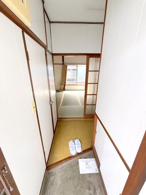 都営大江戸線 西新宿五丁目駅 徒歩10分 2階建 築56年の玄関写真