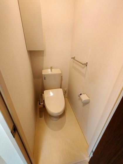 カーサ・リアライズ寿町のトイレ写真