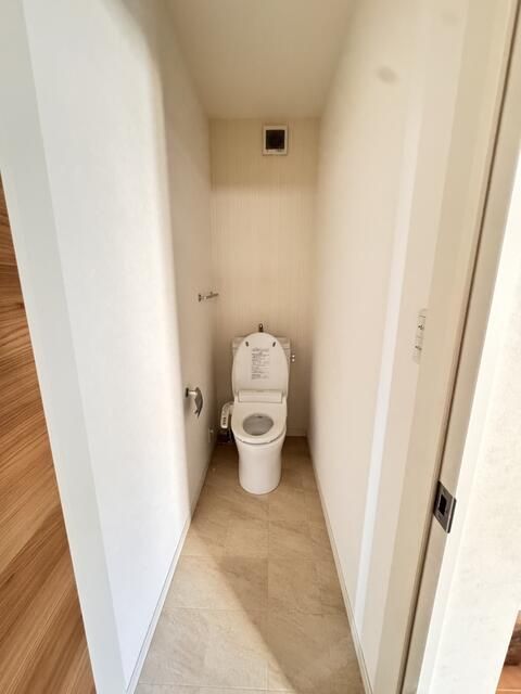 熊本市電健軍線 健軍町駅 徒歩46分 2階建 築9年のトイレ写真