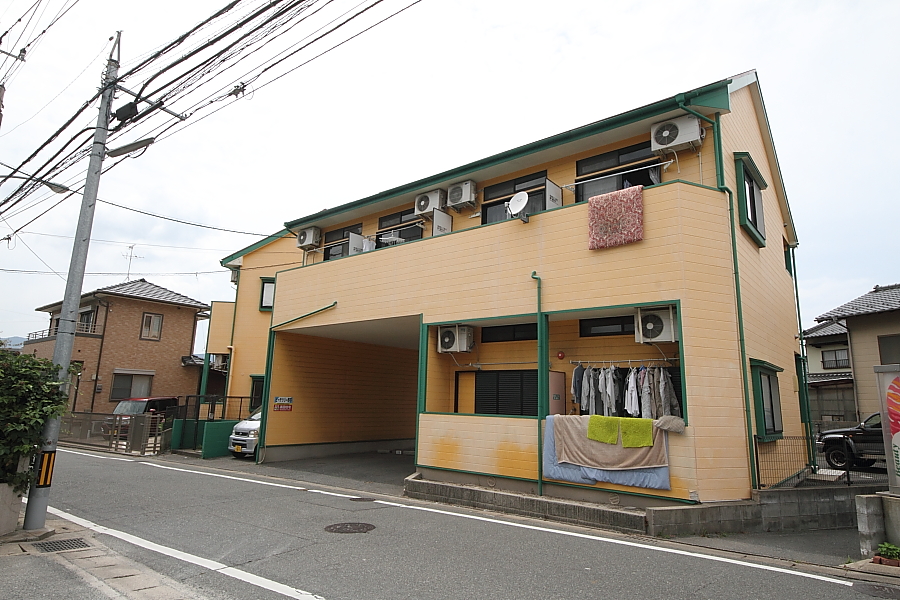 福岡市早良区野芥のアパートの建物外観