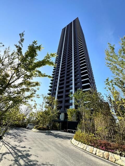 福岡市東区香椎照葉のマンションの建物外観