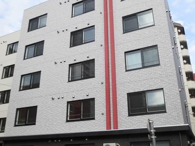 札幌市東区北八条東のマンションの建物外観