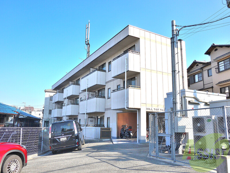 【HILL TOP千里山の駐車場】