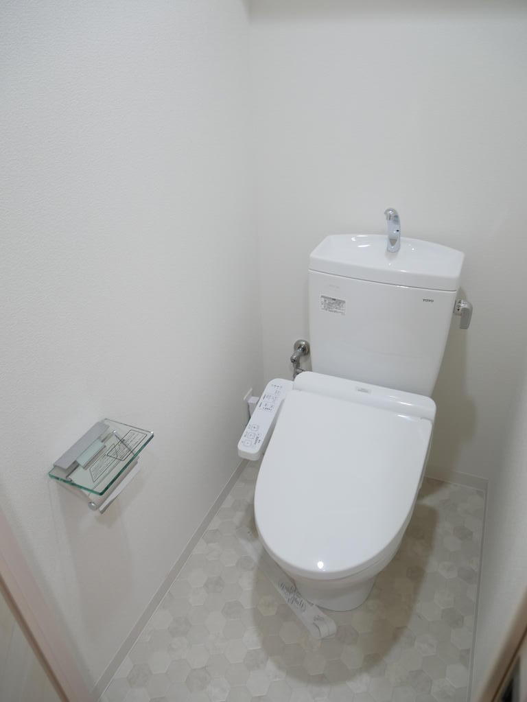 トイレ　同タイプの参考写真です。