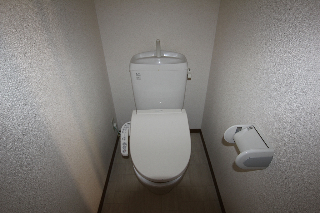 ＪＲ山陽本線 尾道駅 徒歩30分 2階建 築22年のトイレ写真