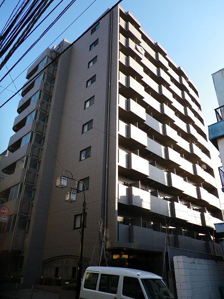 ルーブル北新宿の建物外観