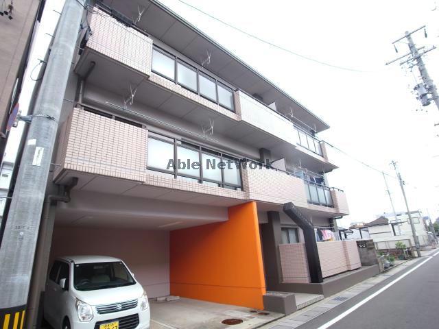 【岐阜市早田東町のマンションの建物外観】