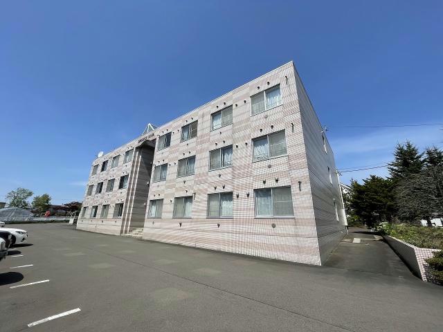 亀田郡七飯町大川のマンションの建物外観