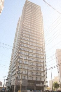 札幌市中央区南九条西のマンションの建物外観