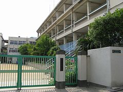 【スワンズ神戸三宮イーストの小学校】