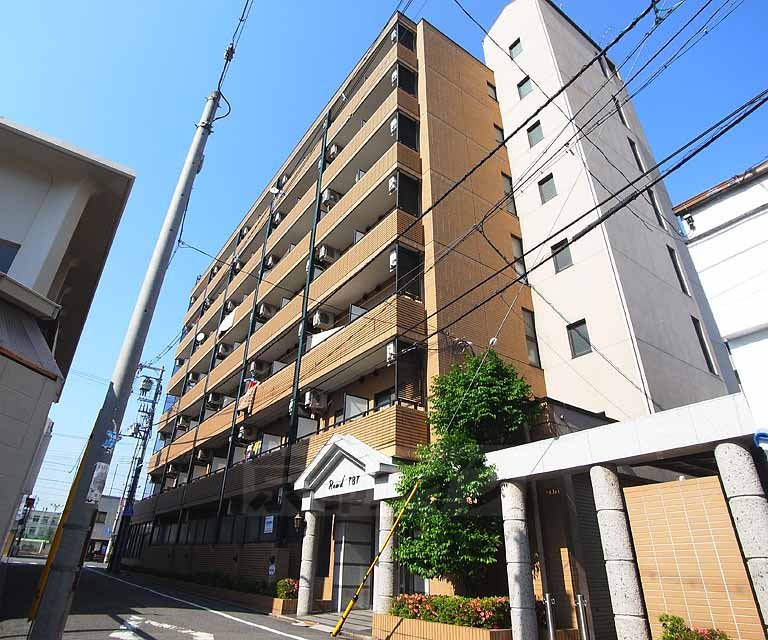 【京都市南区唐橋川久保町のマンションの建物外観】